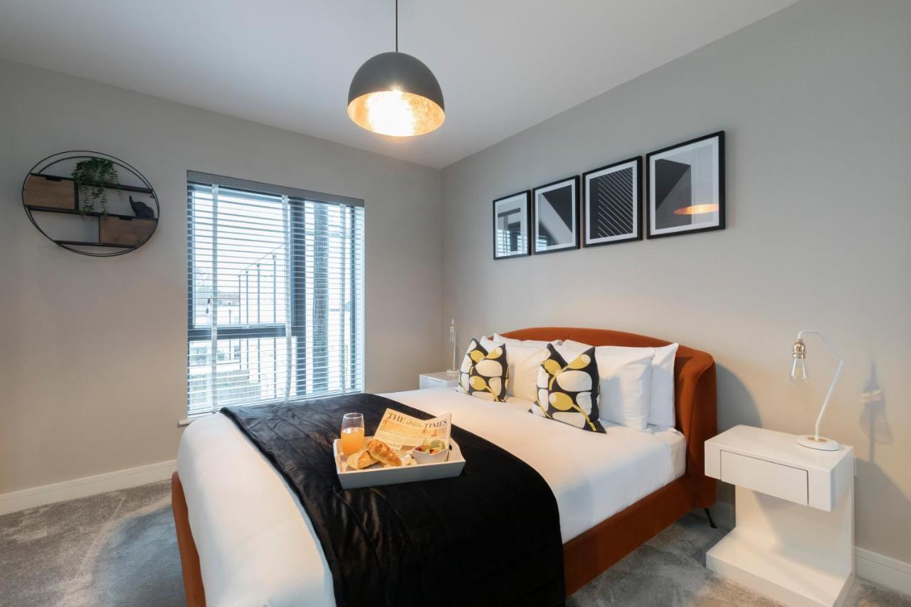 Elliot Oliver - Chic 2 Bedroom Town Centre Apartment Cheltenham Exteriör bild