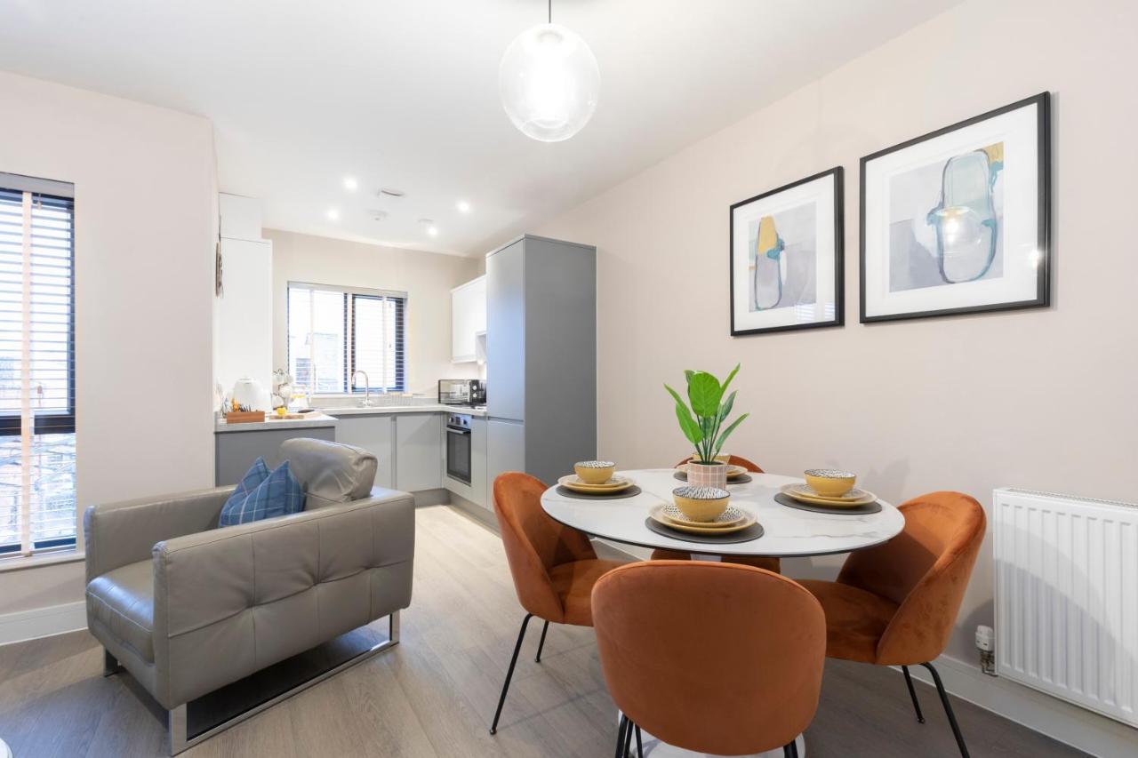 Elliot Oliver - Chic 2 Bedroom Town Centre Apartment Cheltenham Exteriör bild
