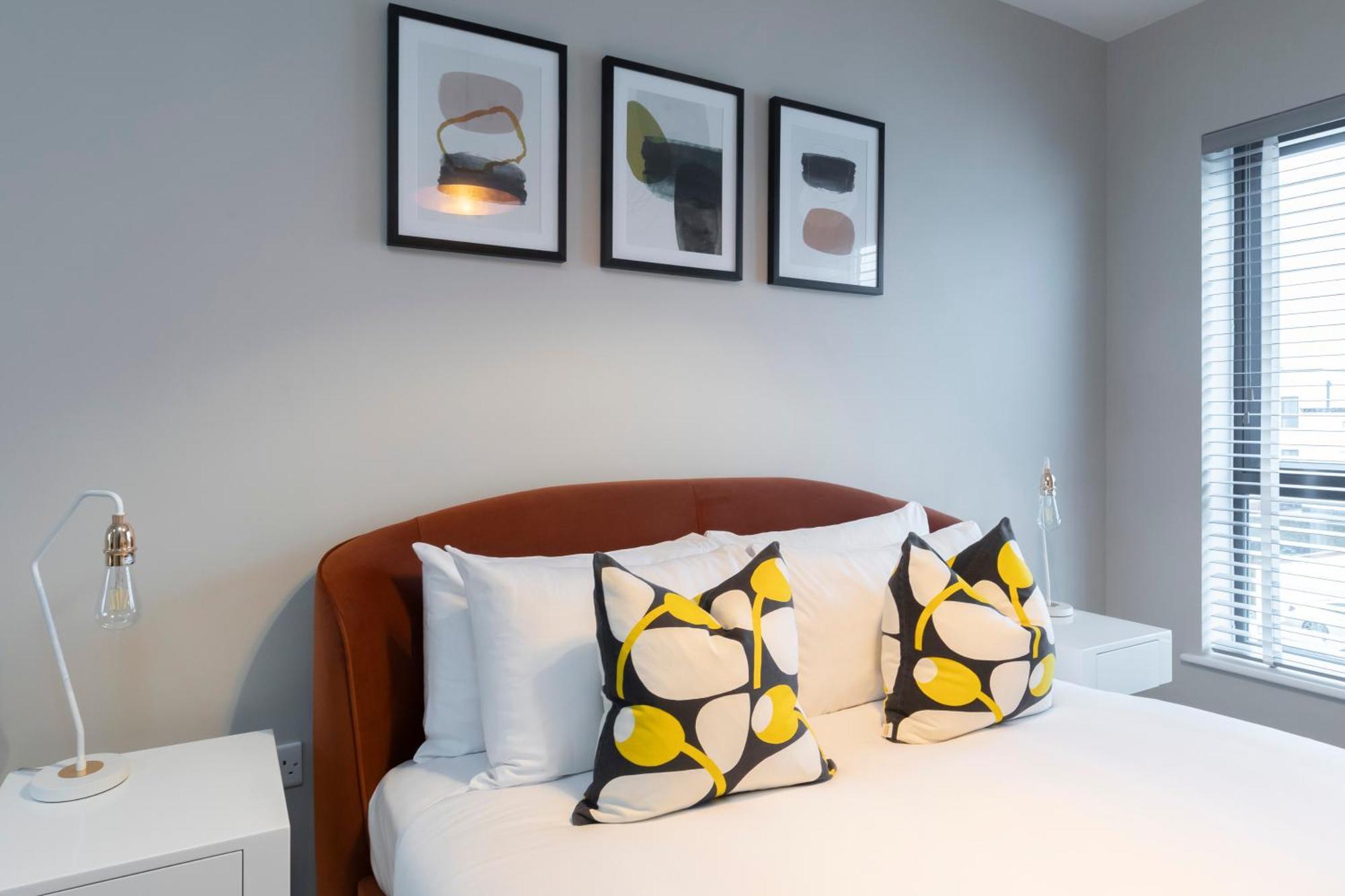 Elliot Oliver - Chic 2 Bedroom Town Centre Apartment Cheltenham Exteriör bild