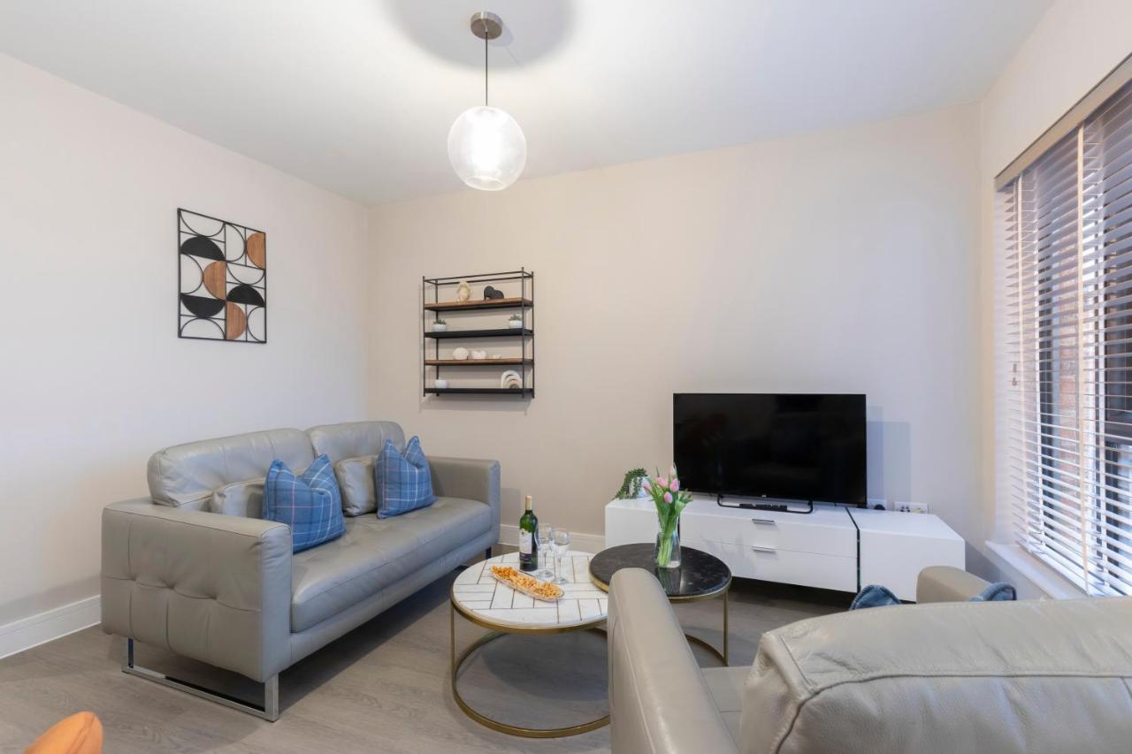 Elliot Oliver - Chic 2 Bedroom Town Centre Apartment Cheltenham Exteriör bild