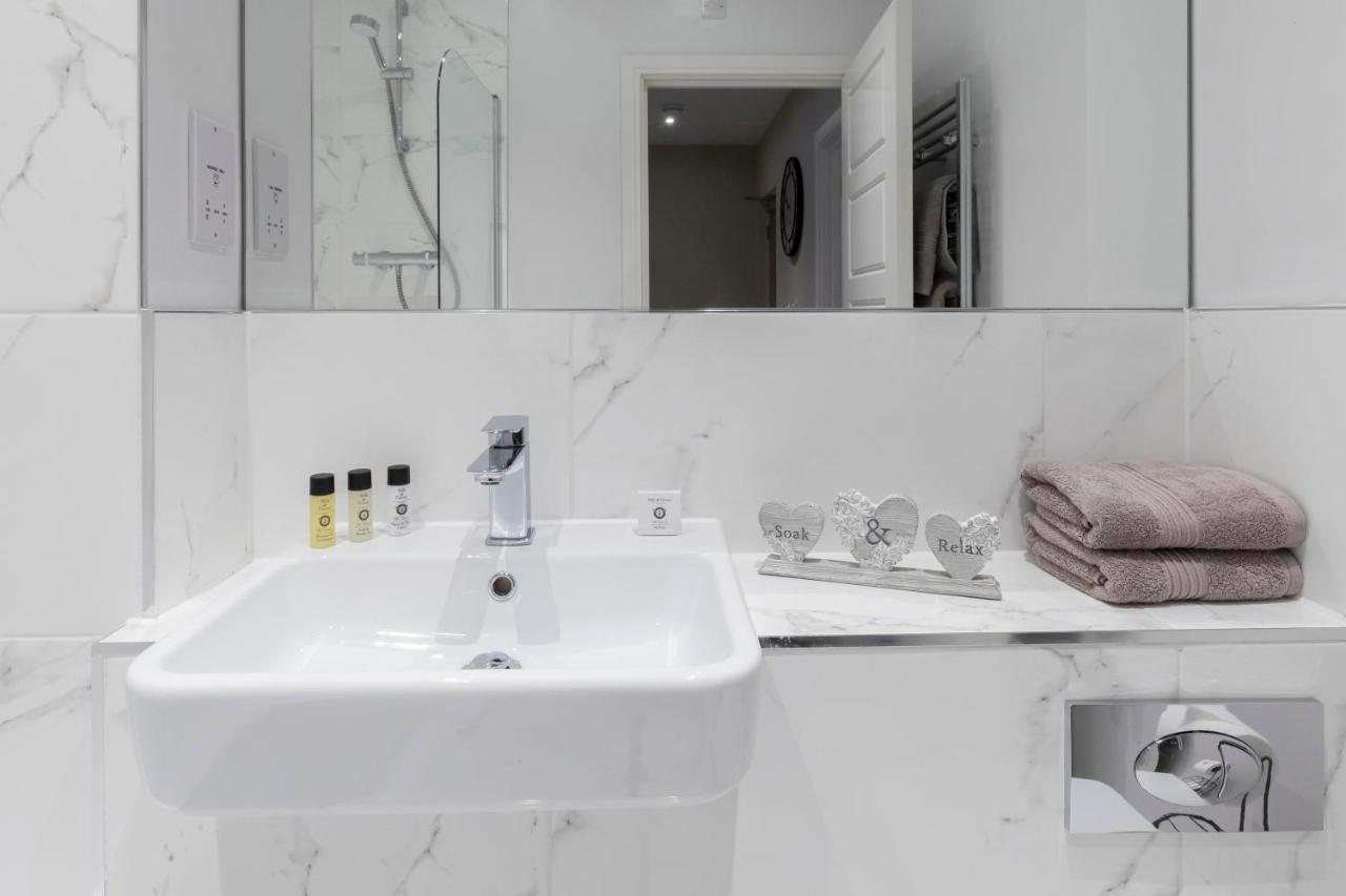 Elliot Oliver - Chic 2 Bedroom Town Centre Apartment Cheltenham Exteriör bild